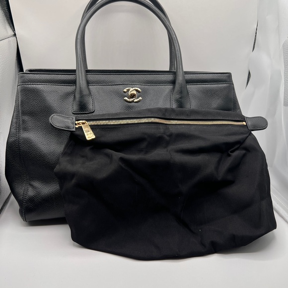 CHANEL Executive Cerf Black Caviar Leather Tote with Gold Accents - Picture 4 of 14